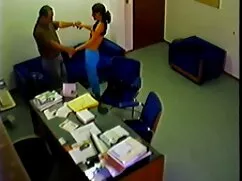 Aboni نازک بر روی آل ...