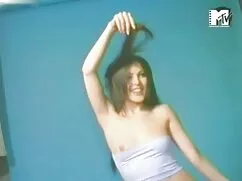 یک دختر نوجوان برای  ...